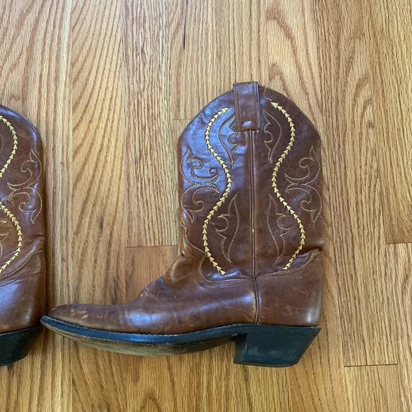 Justin’s women’s authentic brown leather cowboy boots. Size 8. Worn condition. - Picture 5 of 7